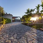 Villa Seven D