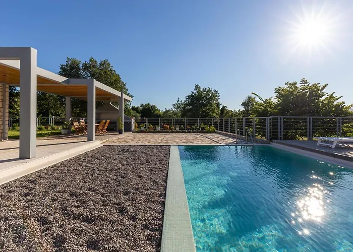Seven D Villa *
